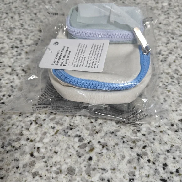 Lululemon Everywhere Backpack Nano (Light Ivory/Pelican/Sinatra Blue/Silver) - Picture 4 of 8